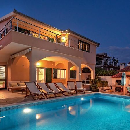Sea Flower Beachfront Villa Sevid Extérieur photo