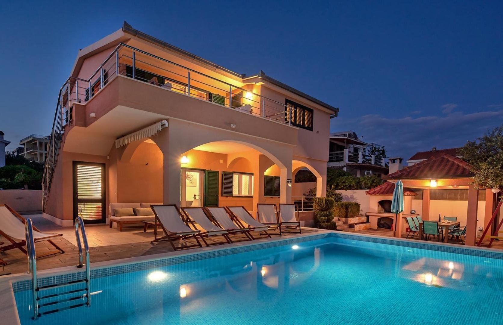 Sea Flower Beachfront Villa Sevid Extérieur photo